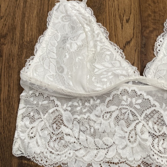 SHEIN Lacy Bralette - Picture 4 of 8